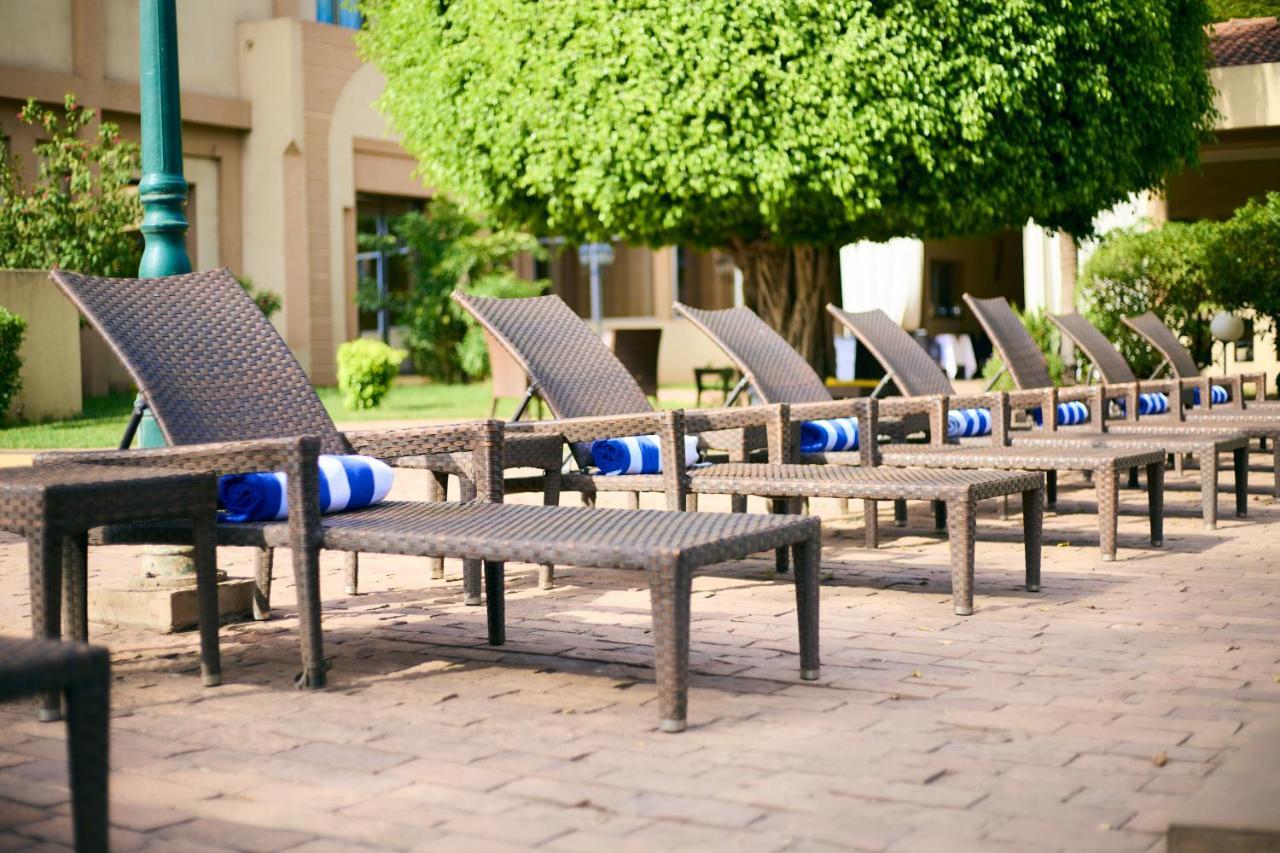 Dunia Hotel Bamako Centre Екстериор снимка