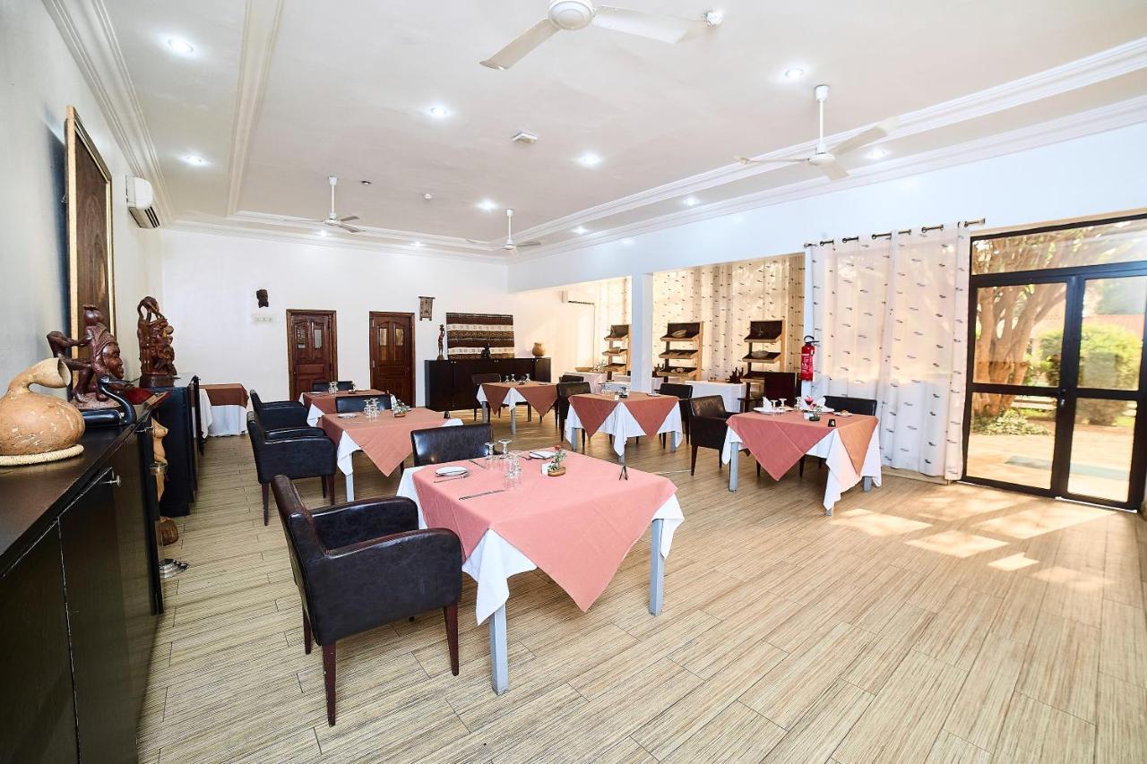 Dunia Hotel Bamako Centre Екстериор снимка