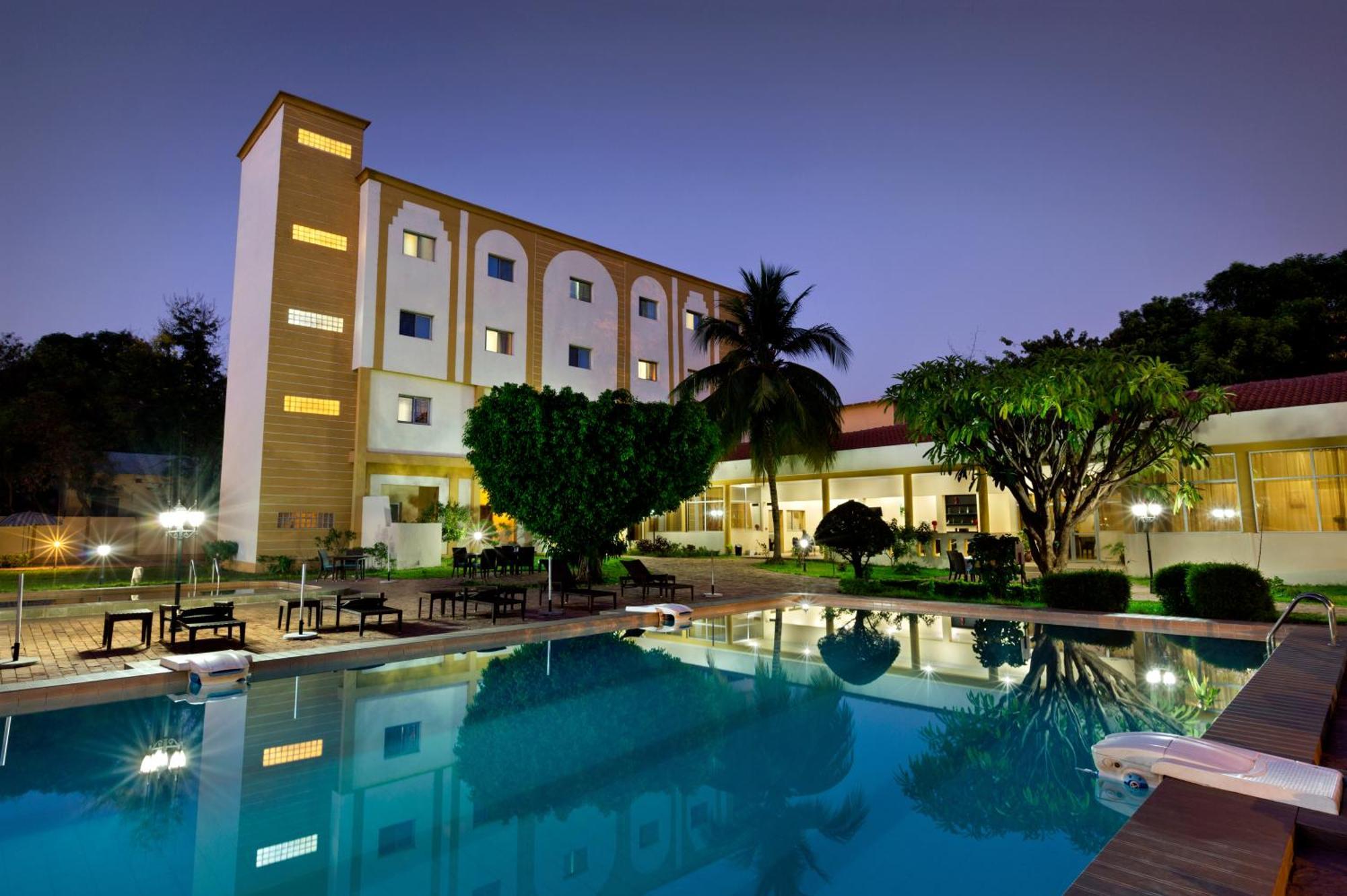Dunia Hotel Bamako Centre Екстериор снимка